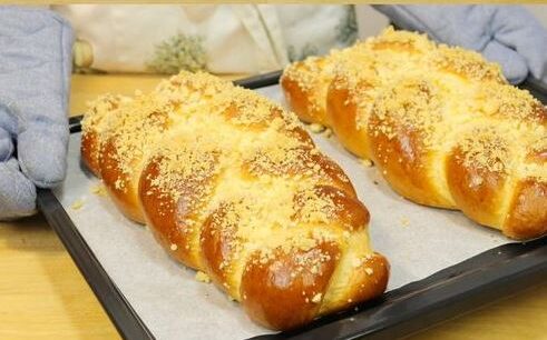 Der Perfekte Hefezopf: Ein Rezept mit Bäcker-Geheimnissen