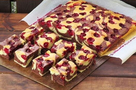 🍒 Kirsch-Blechkuchen – Luftig, saftig & absolut unwiderstehlich!