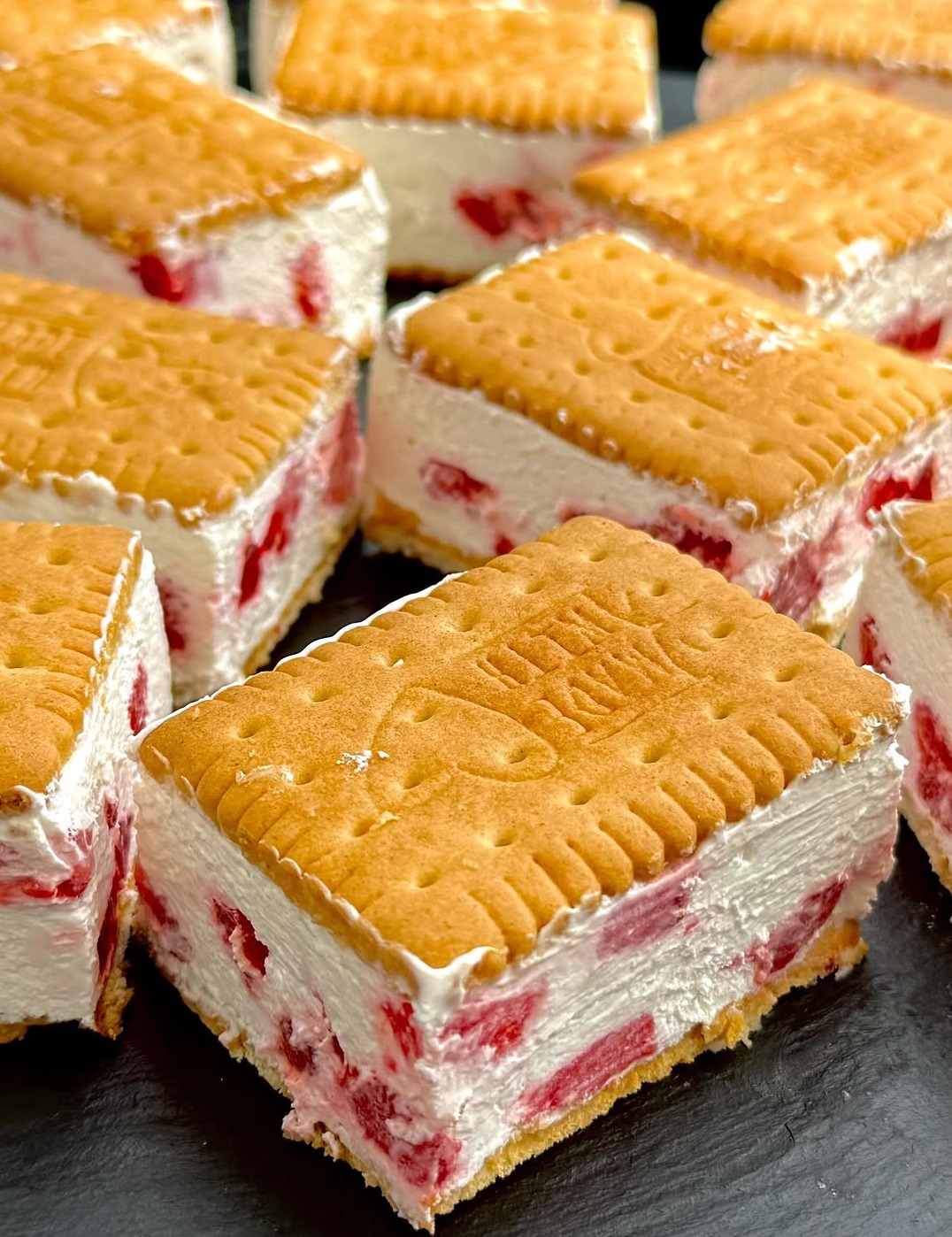 🍓 Schnelle Erdbeer-Nachspeise in nur 10 Minuten! 🥰